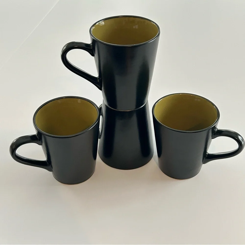 Pier 1 Ebony Rim Green Stoneware Coffee Mugs Set of 4 10 fl oz